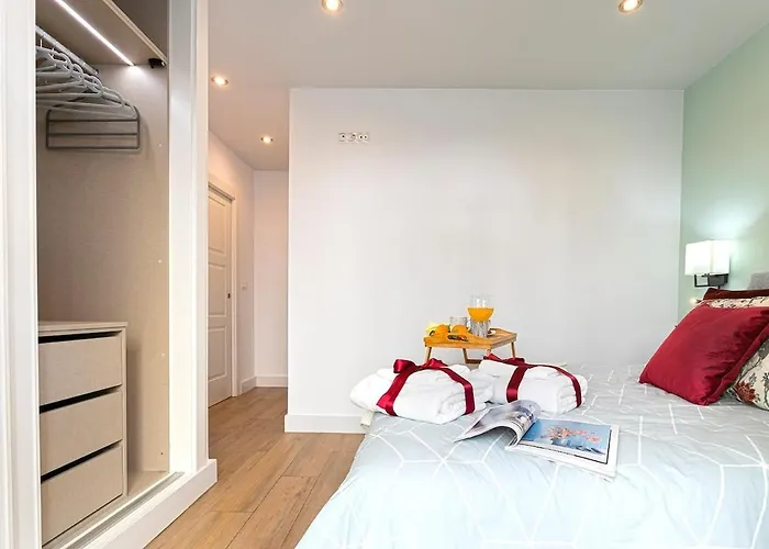 -Malagasunapts-Citycentre Private Patio