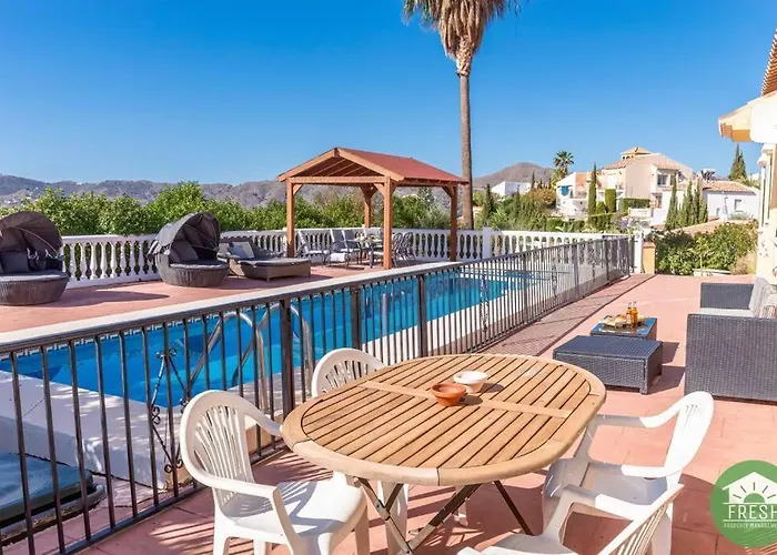 Private Family Villa With Pool And Kids Room
