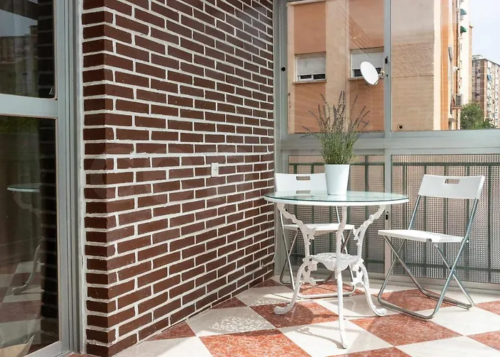 Piso En Barrio Tradicional Malagueno By Centric