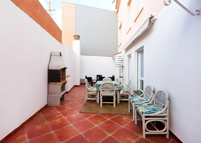 Atarazanas River Road Apartment