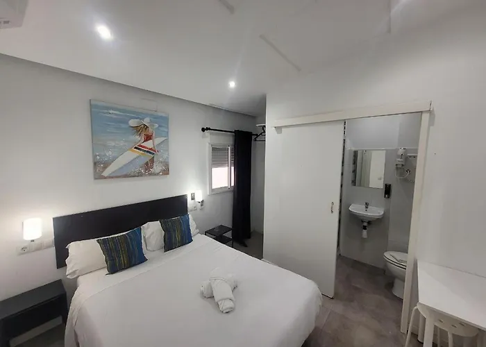 Ayz Frailes - Auto Check-In Property (Adults Only)