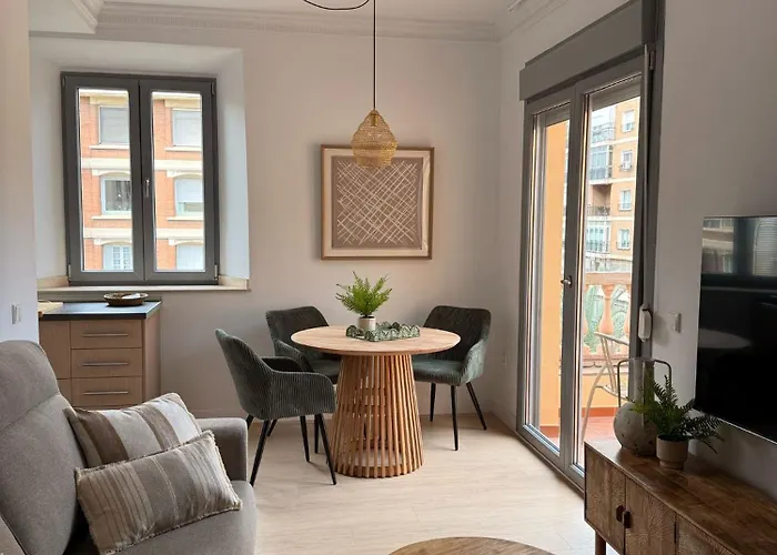 Life Apartments Alameda Colon