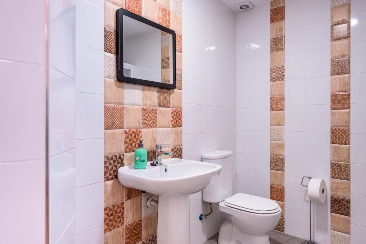 Lunalba Hostal Málaga