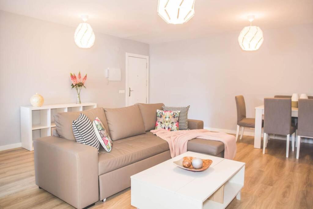 Luminoso Apartamento 3hab En Pedregalejo Playa Apartamento Málaga