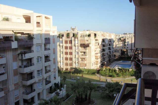 Apartamento Teatinos Con Piscina Espectacular, Aire Acondicionado En Salon-comedor Y Ventiladores En Apartment *