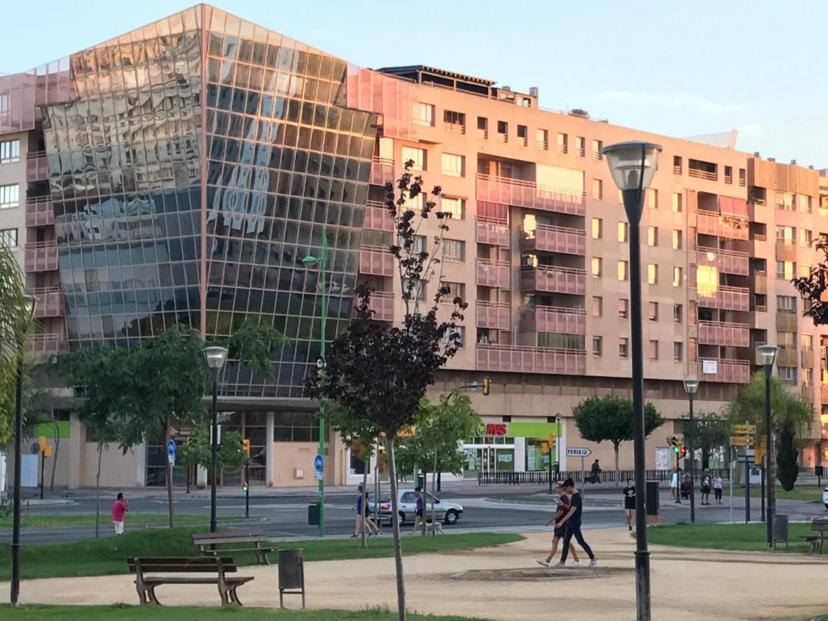 Apartamento Teatinos Con Piscina Espectacular, Aire Acondicionado En Salon-comedor Y Ventiladores En Apartment Málaga