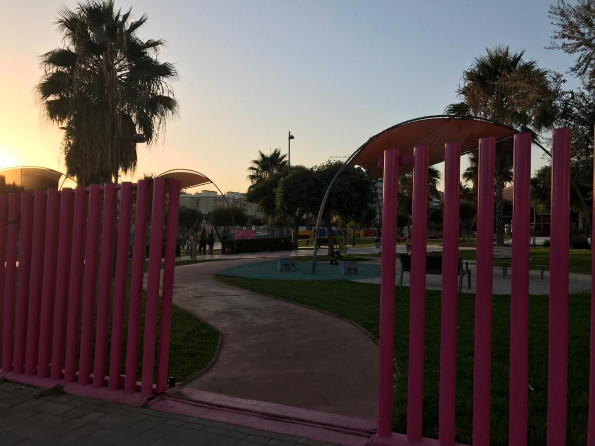 Apartamento Teatinos Con Piscina Espectacular, Aire Acondicionado En Salon-comedor Y Ventiladores En Apartment Málaga
