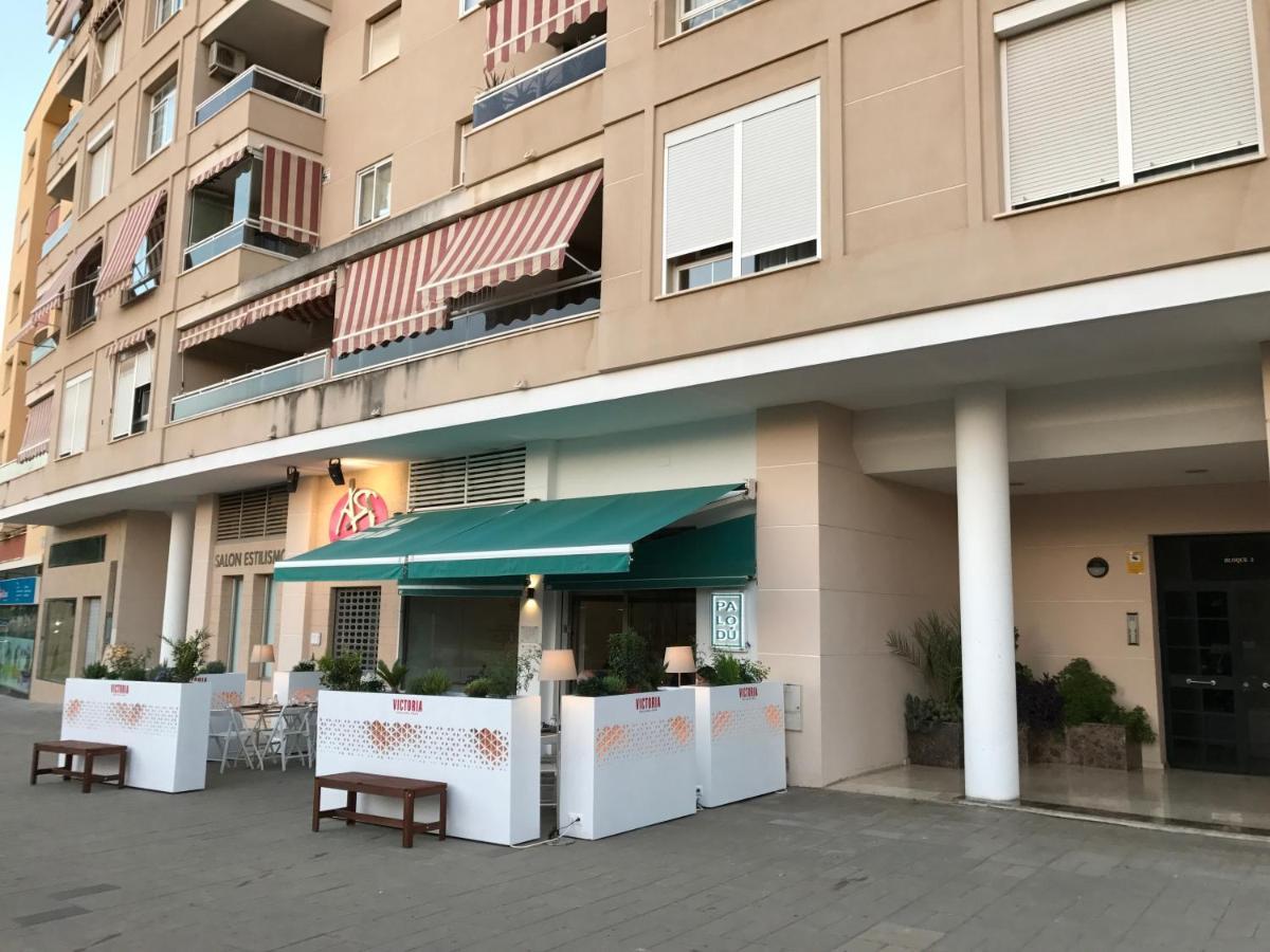 Apartamento Teatinos Con Piscina Espectacular, Aire Acondicionado En Salon-comedor Y Ventiladores En Apartment *