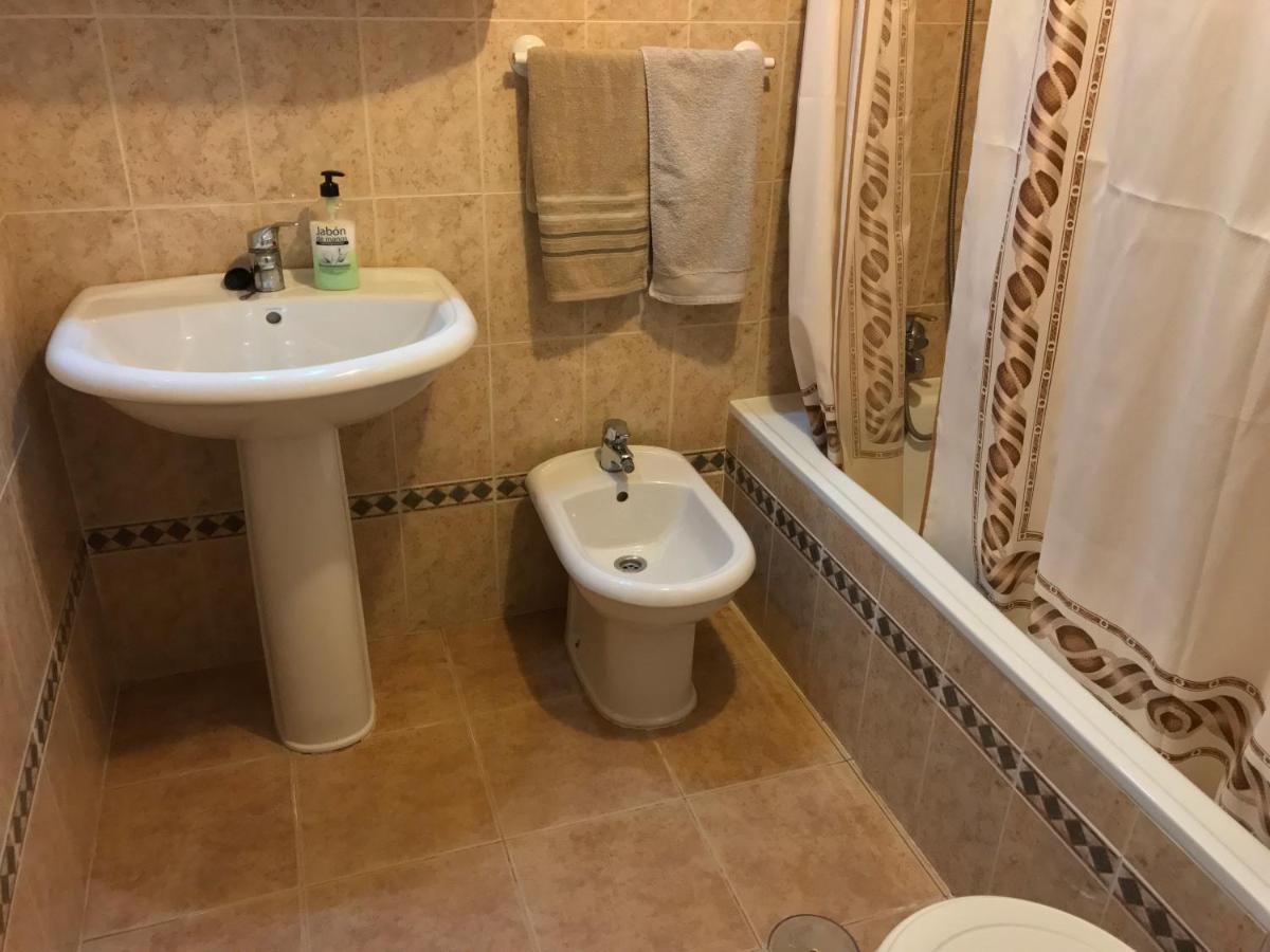 Apartamento Teatinos Con Piscina Espectacular, Aire Acondicionado En Salon-comedor Y Ventiladores En Apartment *