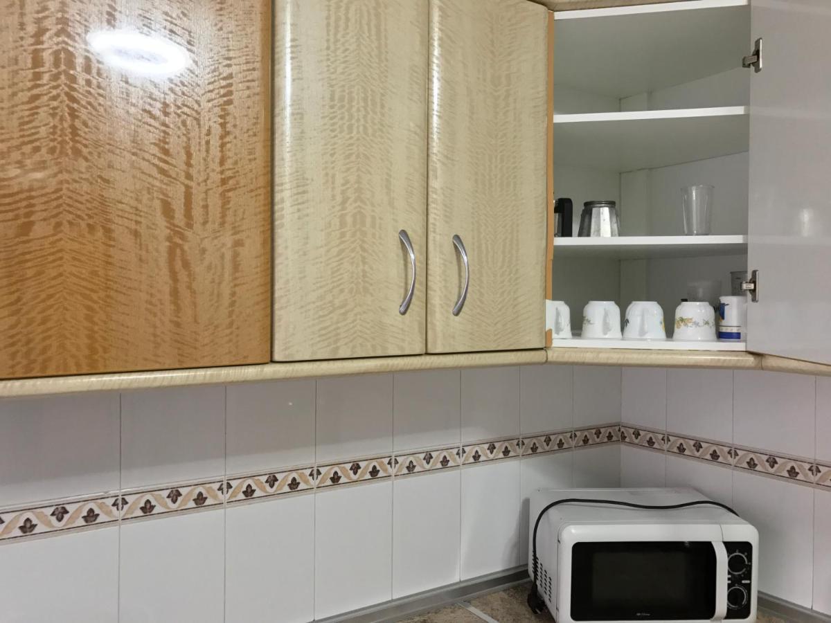 Apartamento Teatinos Con Piscina Espectacular, Aire Acondicionado En Salon-comedor Y Ventiladores En Apartment