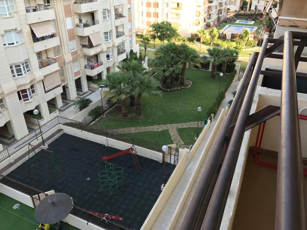 Apartamento Teatinos Con Piscina Espectacular, Aire Acondicionado En Salon-comedor Y Ventiladores En *