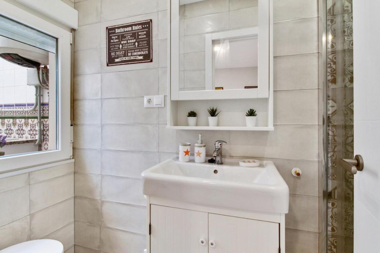 Appartamento Barcelo 21, Parking On Request, Atico With Terrace & With Patio, Center, Breakfast Included, Quite Neighborhood, Bc