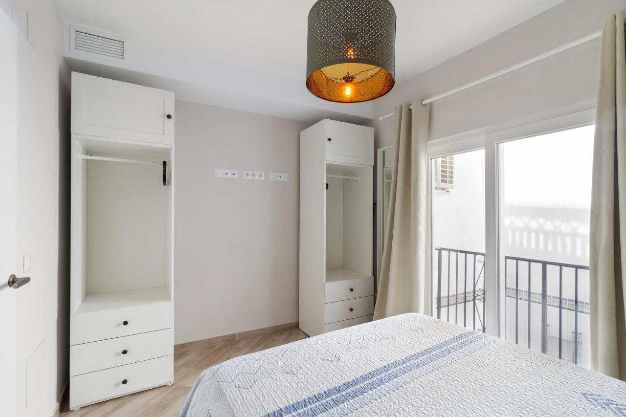 Barcelo 21, Parking On Request, Atico With Terrace & With Patio, Center, Breakfast Included, Quite Neighborhood, Bc Málaga