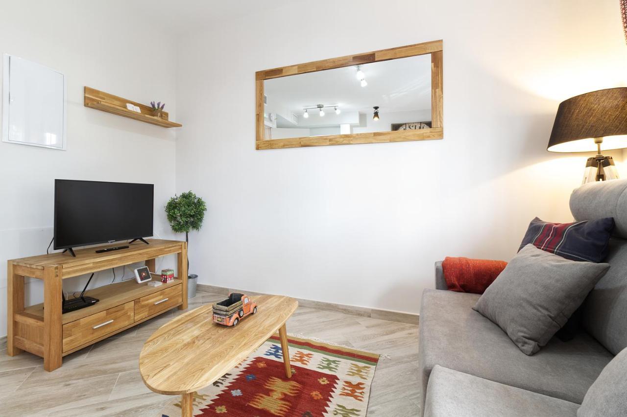 Appartamento Barcelo 21, Parking On Request, Atico With Terrace & With Patio, Center, Breakfast Included, Quite Neighborhood, Bc
