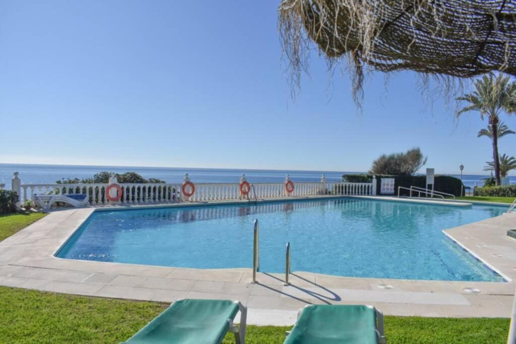 Apartamento En Urb Primera Linea De Playa Málaga