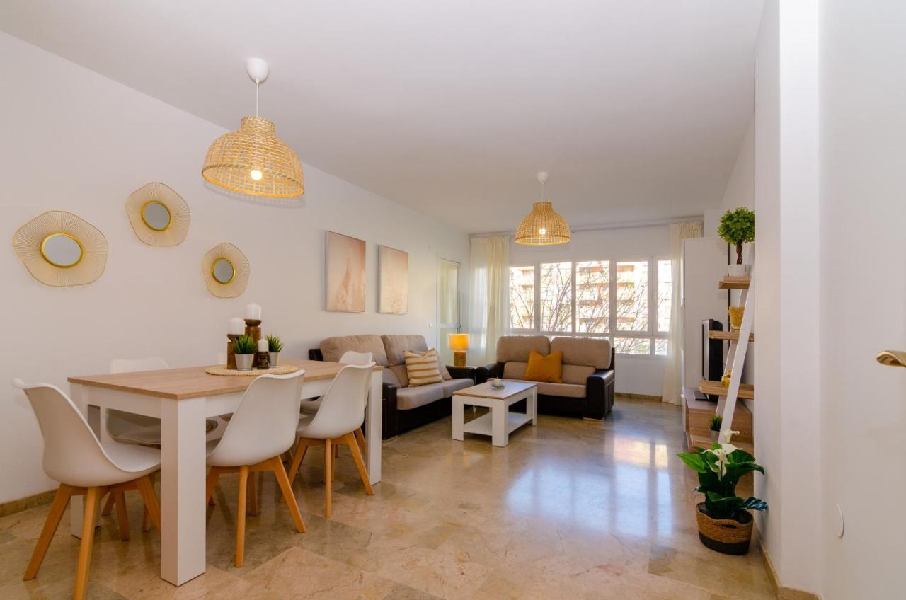 Appartement Wintowinrentals Teatinos, Metro, Free Parking & Pool.