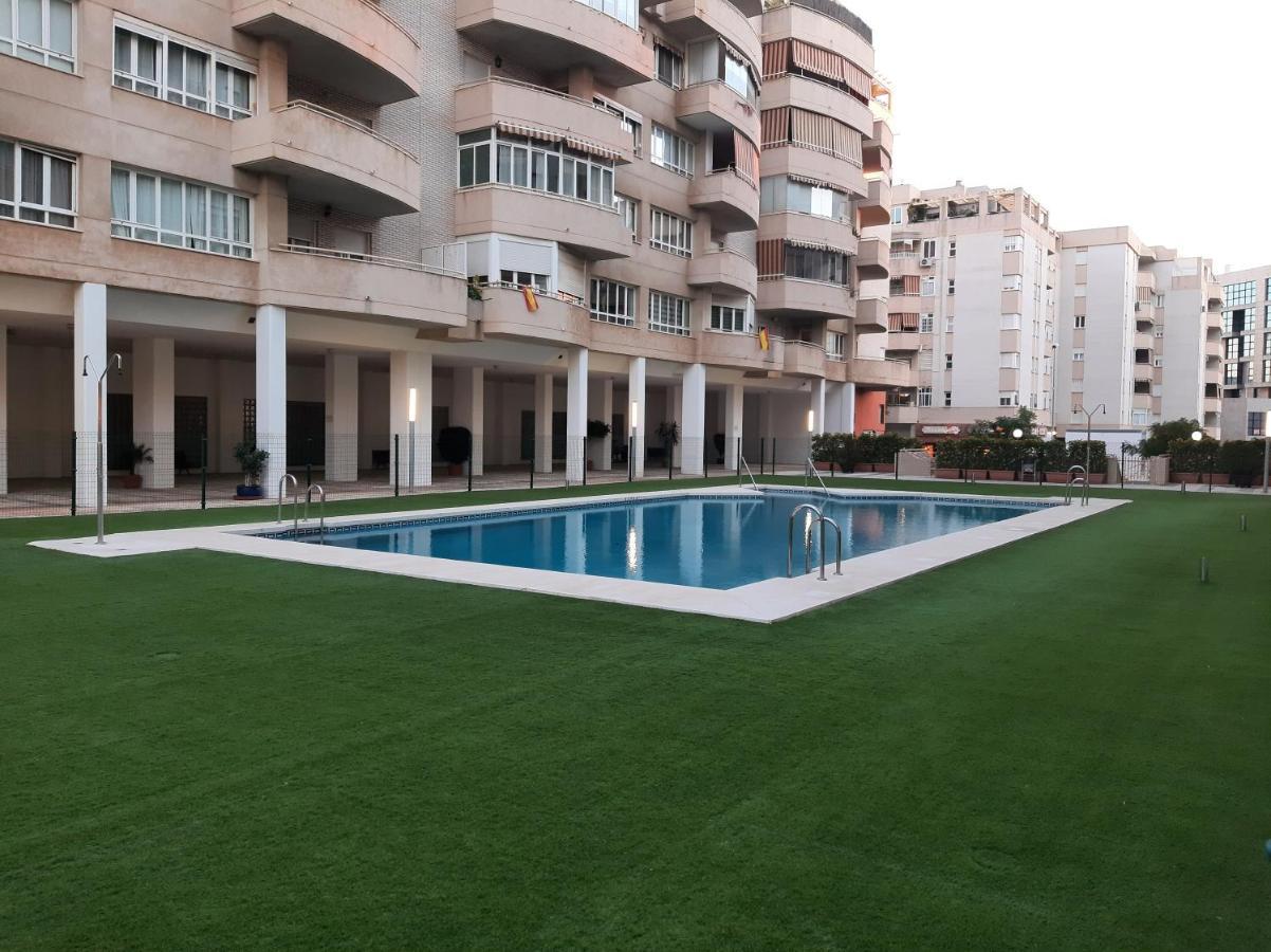 Appartement Wintowinrentals Teatinos, Metro, Free Parking & Pool. *