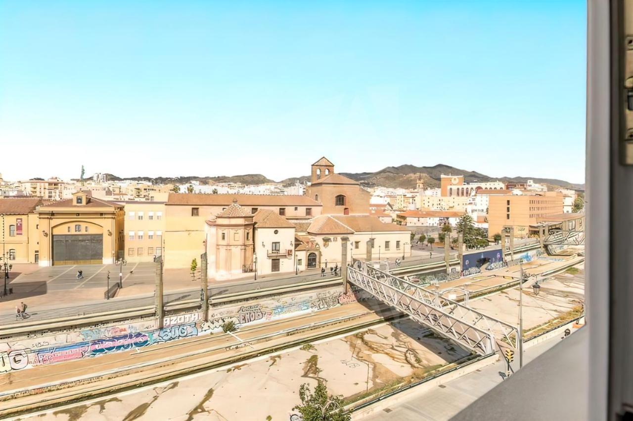 Lovely With River Views And Parking Appartamento