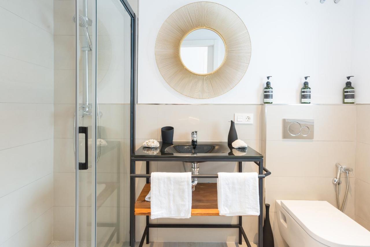 Apartment Te1b-el Teatro Brick Prime Location *