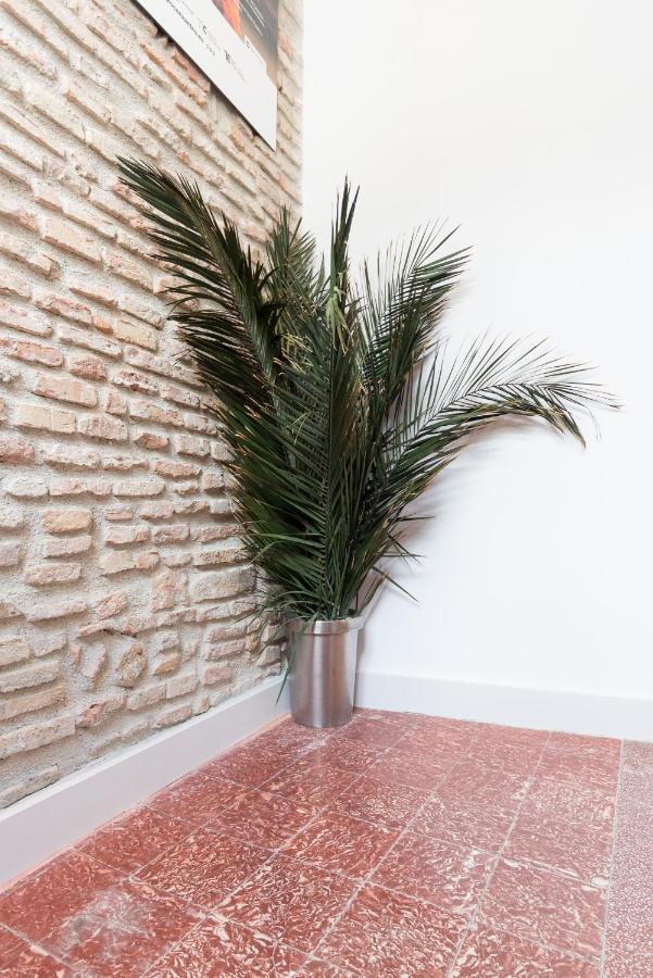Apartment Te1b-el Teatro Brick Prime Location *