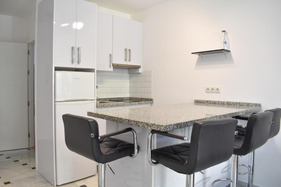 Apartamento En Urb Primera Linea De Playa *