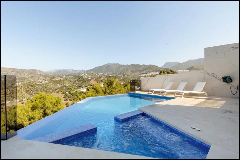 Luxury In Frigiliana - Maui Pousada *