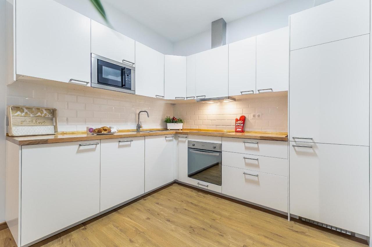 Exclusive Luxury At Plaza Uncibay, Center Apartment