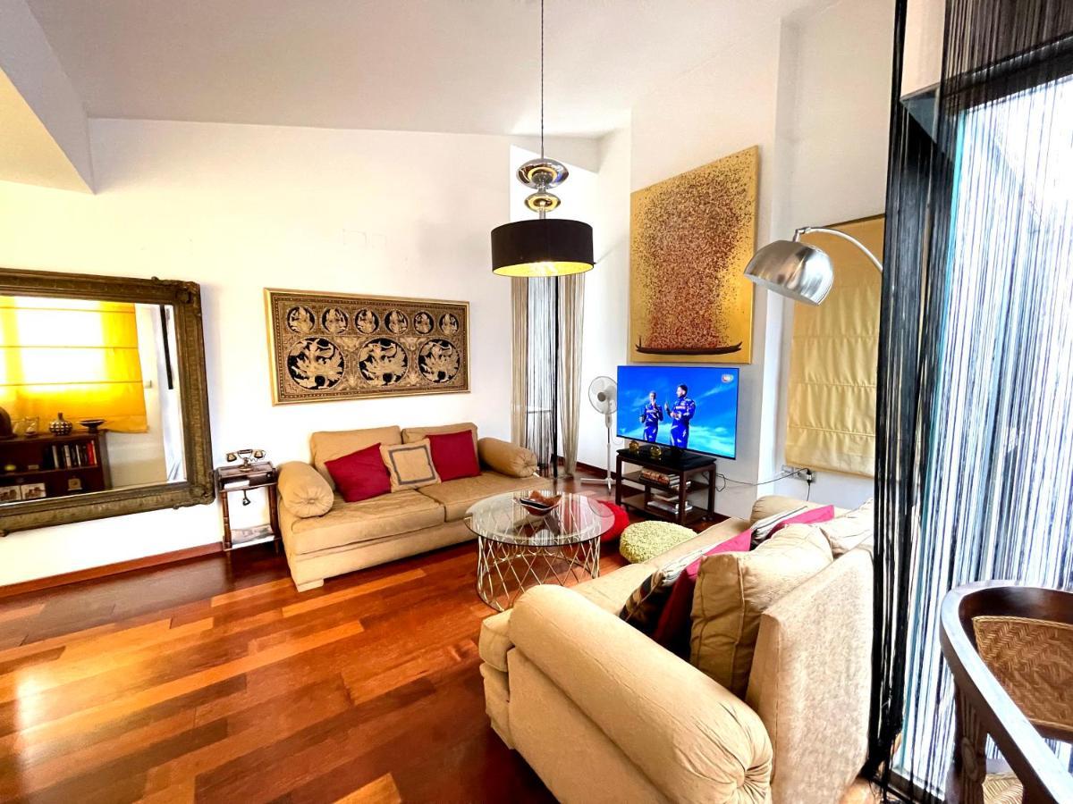 Apartamento ático En Plaza De La Constitución Málaga