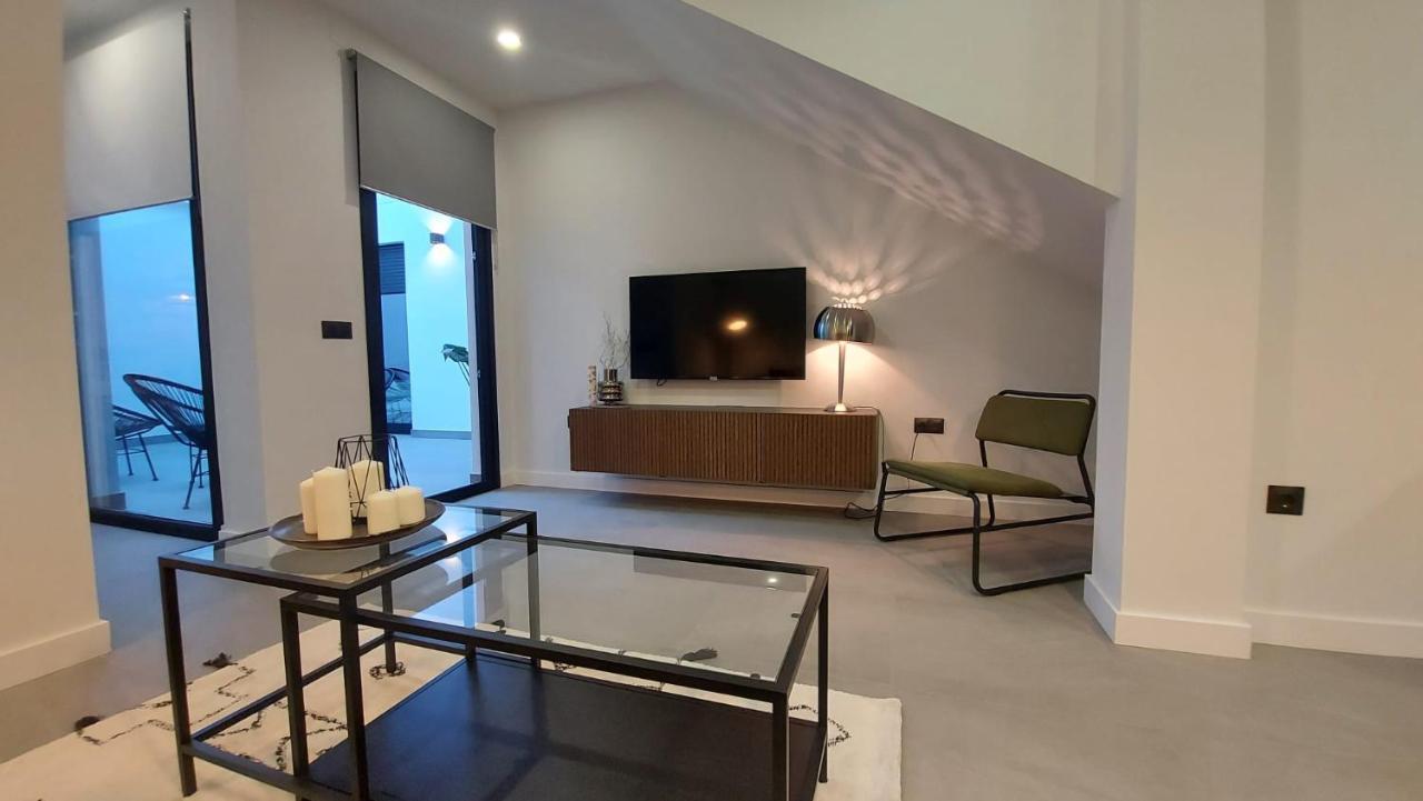 Rent4 Mercedes Apartment Málaga