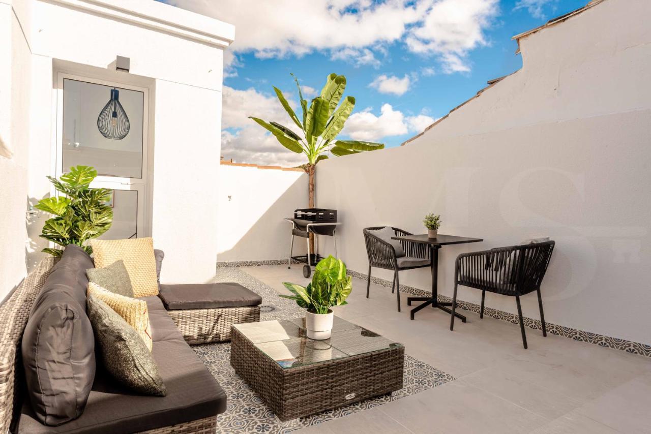 Penthouse With Private Jacuzzi & Rooftop - Center Apartamento *