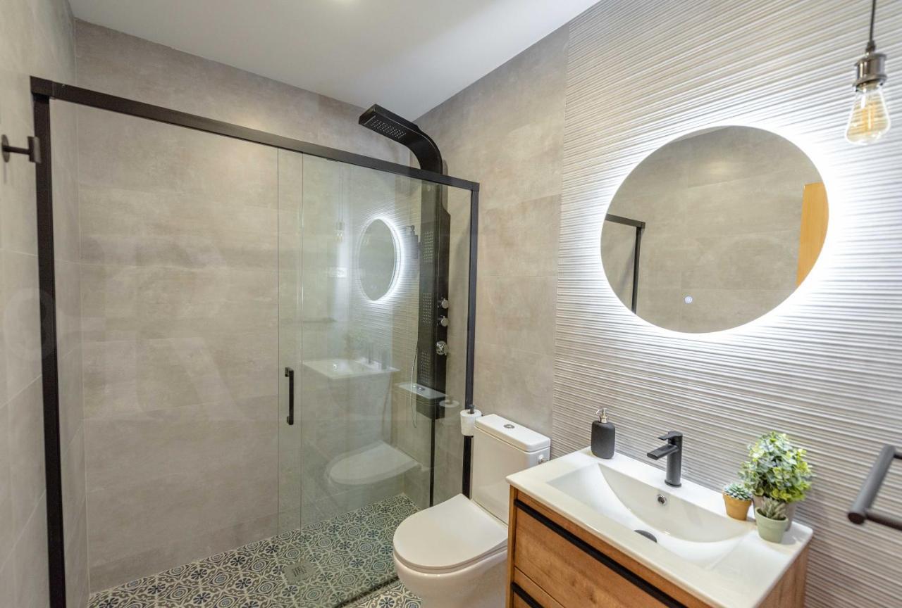 Penthouse With Private Jacuzzi & Rooftop - Center Apartamento