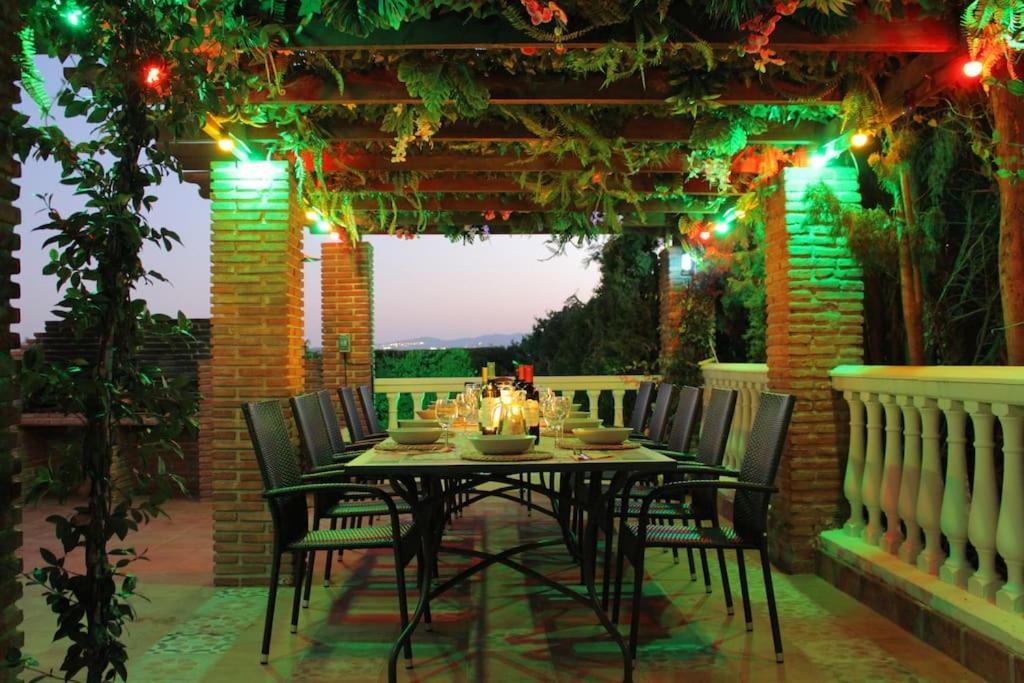 Beautiful 9 Bedroom With And Pool. Pousada