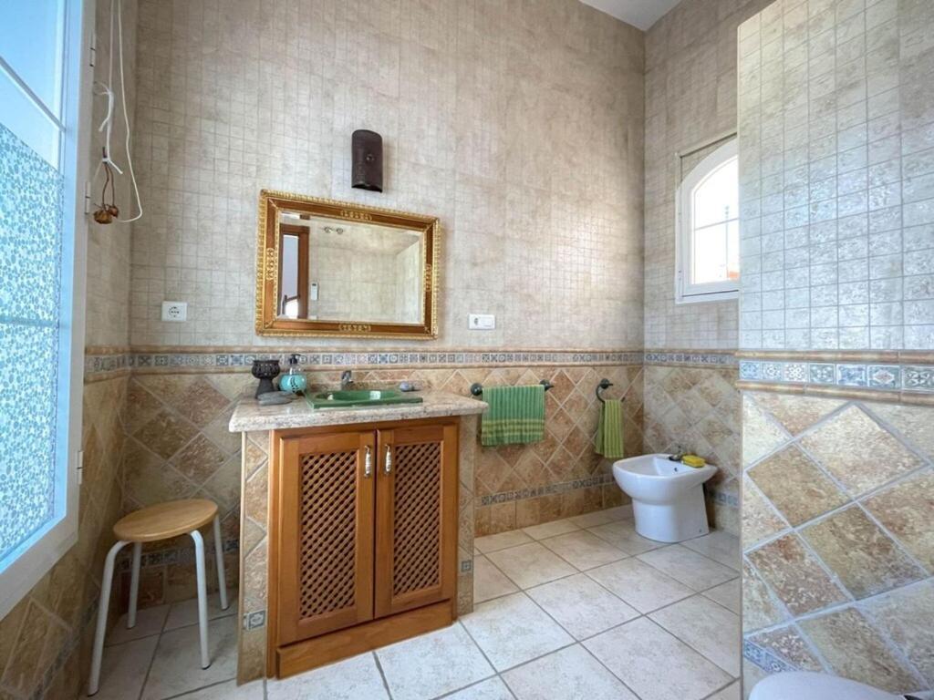 With Private Swimming Pool And Boules Court 40 Minutes From M Laga Villa