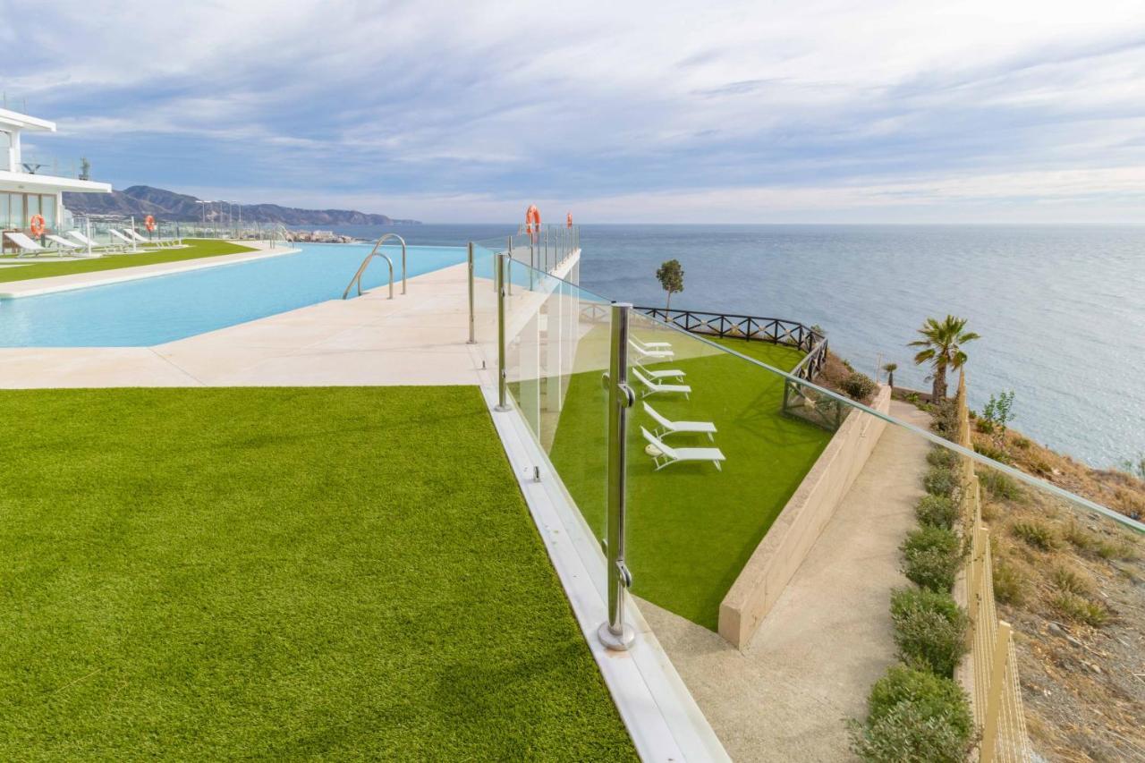 Bayview Hills, Luxury 2 Bedroom *