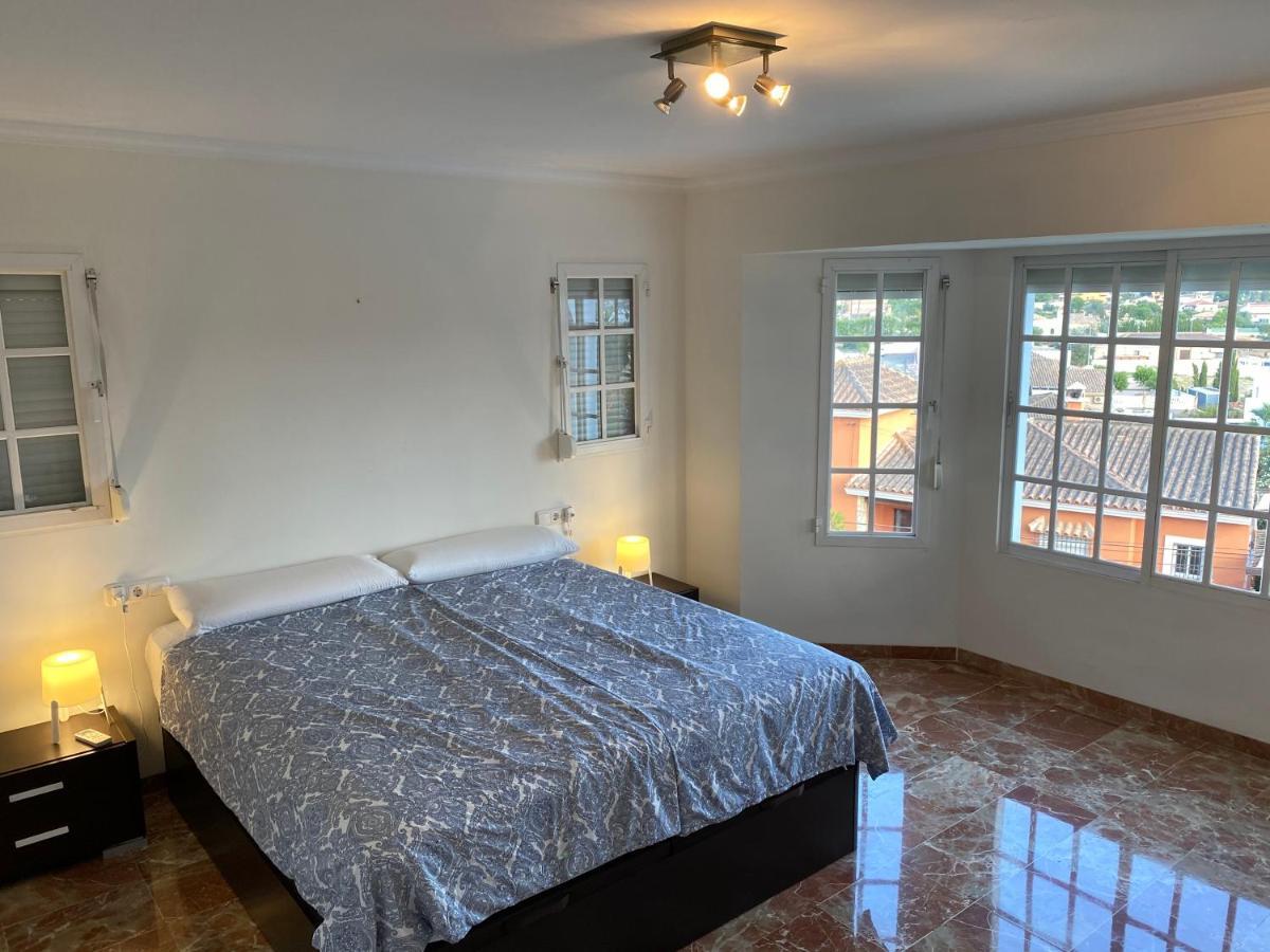Villa With A Big Garden And Heated Pool Málaga