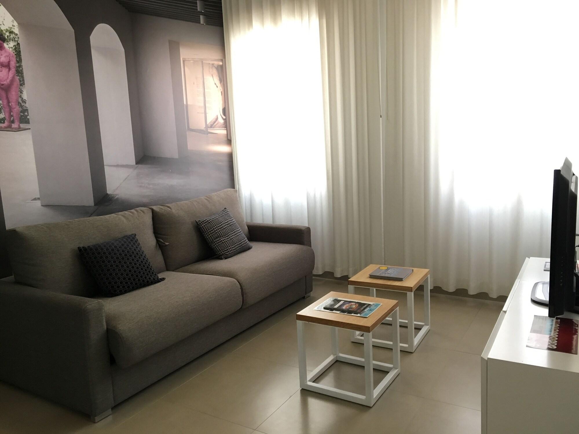 Del Pintor Appart hôtel 3*