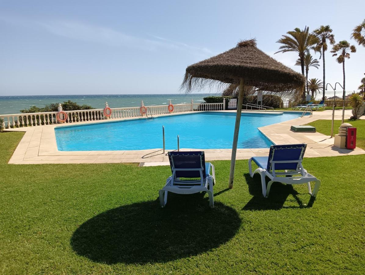 Apartamento En Urb Primera Linea De Playa