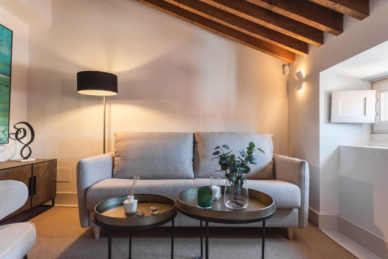 Apartamento Superb Mediterranean Attic In The Heart Of By Rems