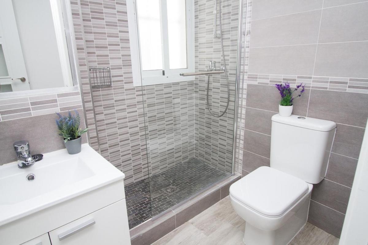 C70 - Classy 4 Bedrooms Apartment Malaga