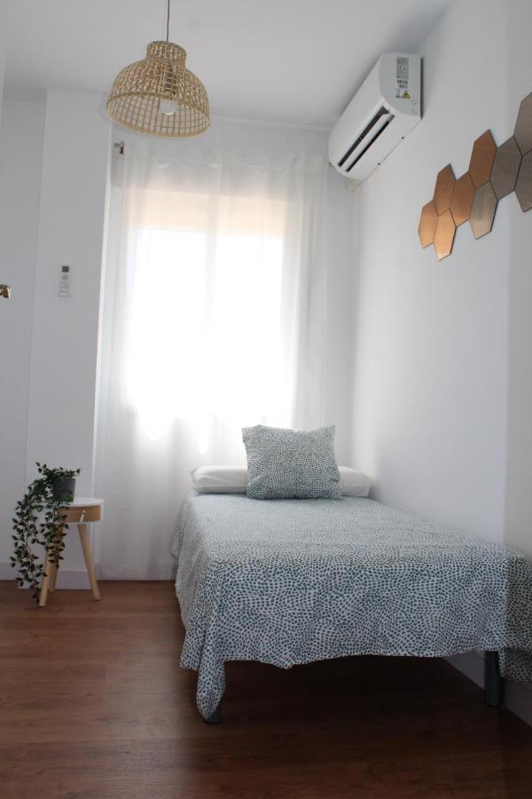 Beautiful Brand New 2 Bedroom Flat With Terrace *