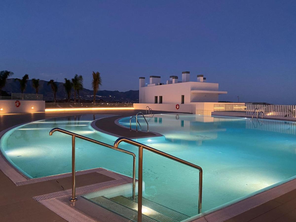 High End Large Ground Floor With Luxury Private Pool And Sea Views Lägenhet *