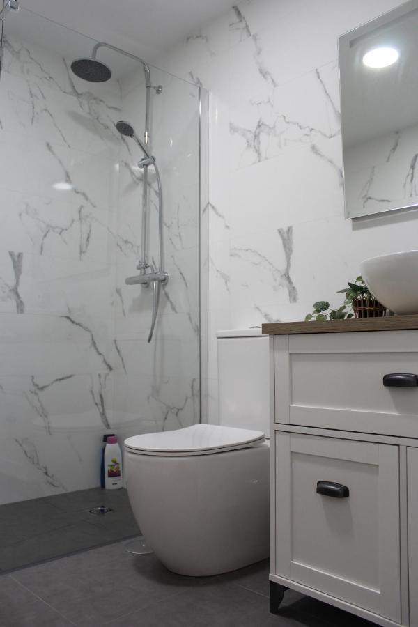 Beautiful Brand New 2 Bedroom Flat With Terrace Apartamento