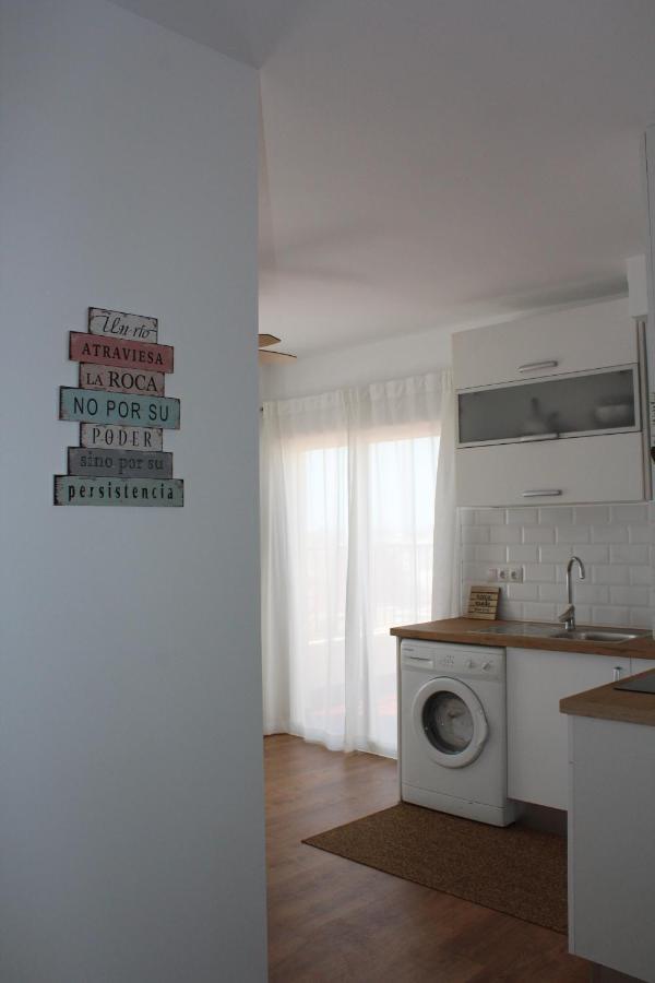 Beautiful Brand New 2 Bedroom Flat With Terrace *