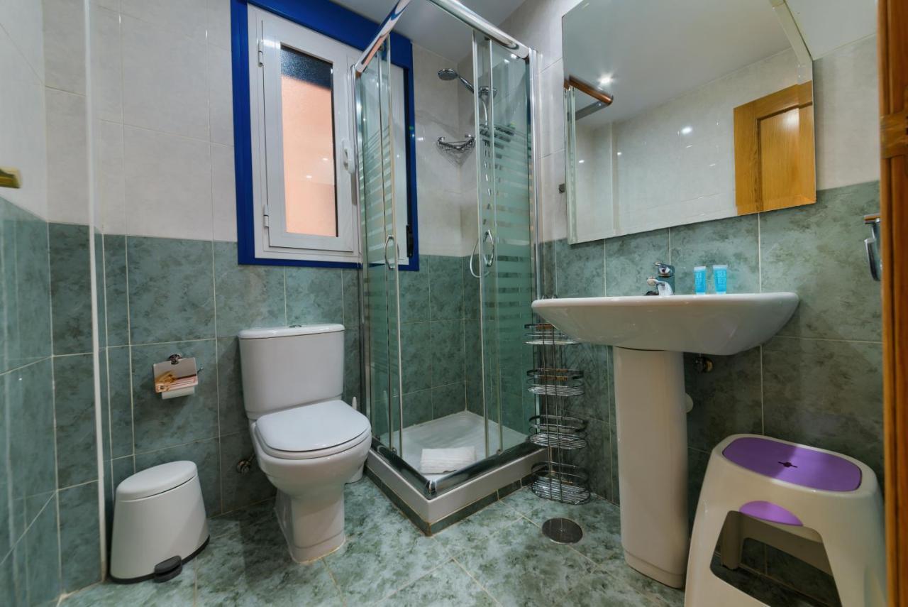 Holidays2malaga Ayala 450 Mts From & Terrace Lägenhet Málaga