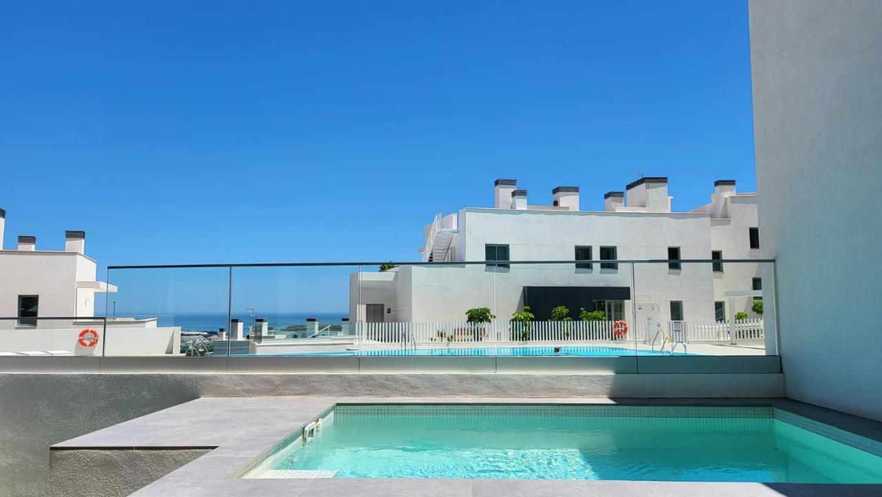 High End Large Ground Floor With Luxury Private Pool And Sea Views Lägenhet *