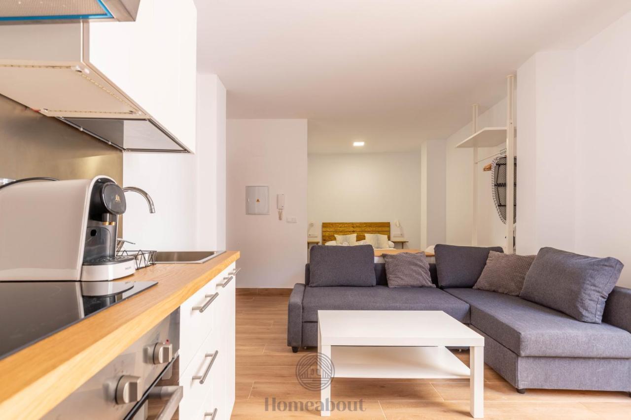 Fun Building By Homeabout Apartment Malaga