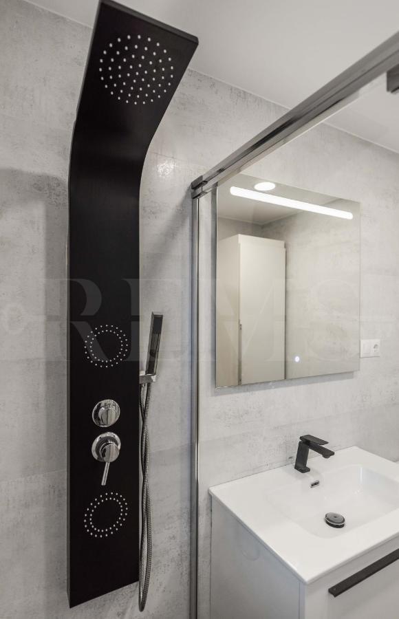Sunny & Modern - Center By Rems *