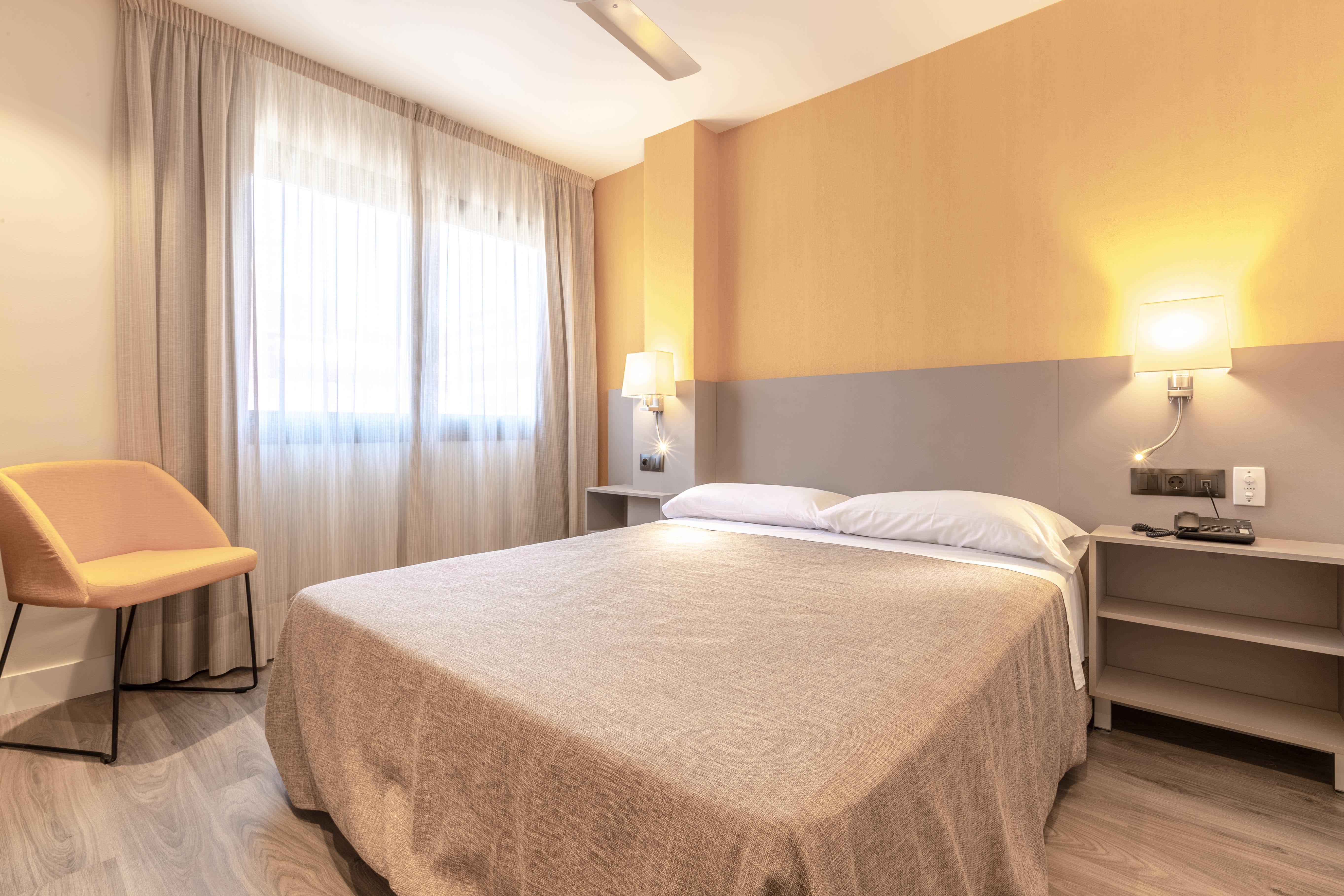 Zeus Hotell 2*