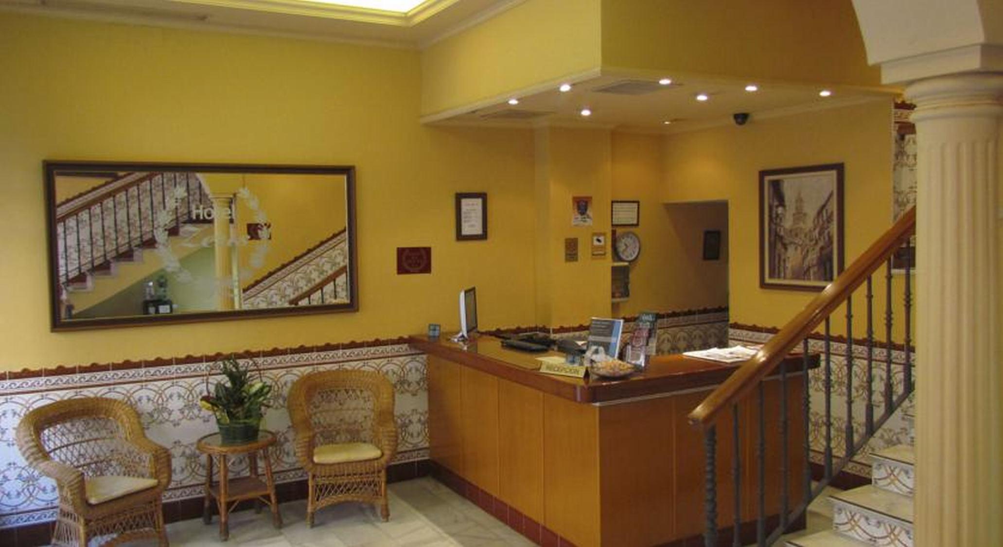 Zeus Hotell 2*