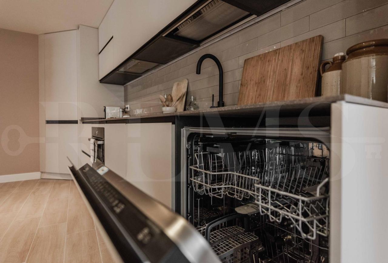 Apartment Idyllic And Spacious With Parking - Center By Rems *